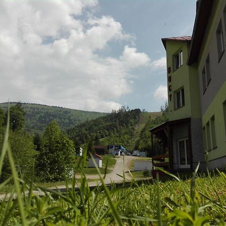 Hotel Bocy Ошчадница Екстериор снимка