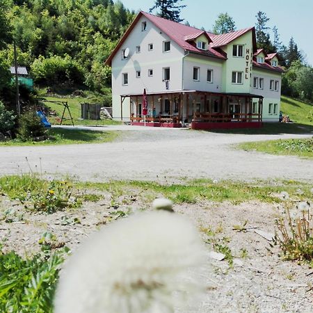 Hotel Bocy Ошчадница Екстериор снимка
