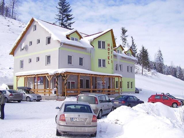 Hotel Bocy Ошчадница Екстериор снимка
