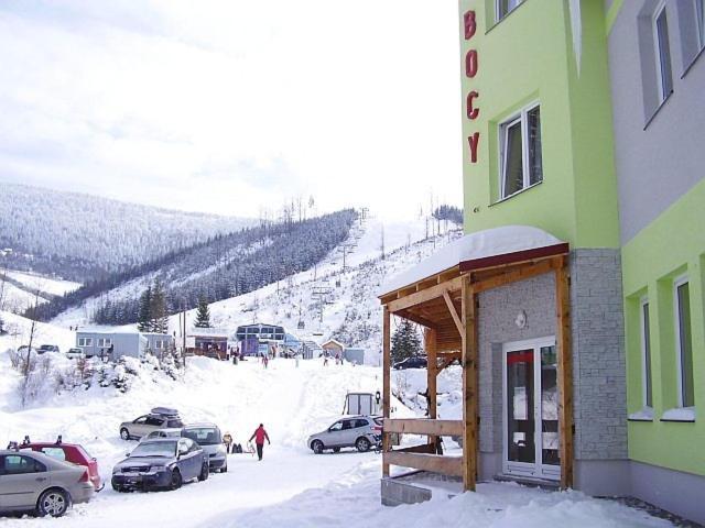 Hotel Bocy Ошчадница Екстериор снимка