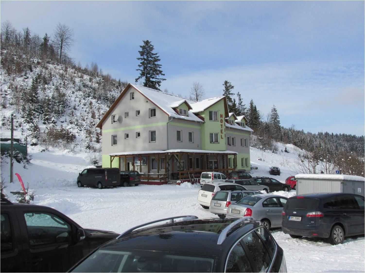 Hotel Bocy Ошчадница Екстериор снимка