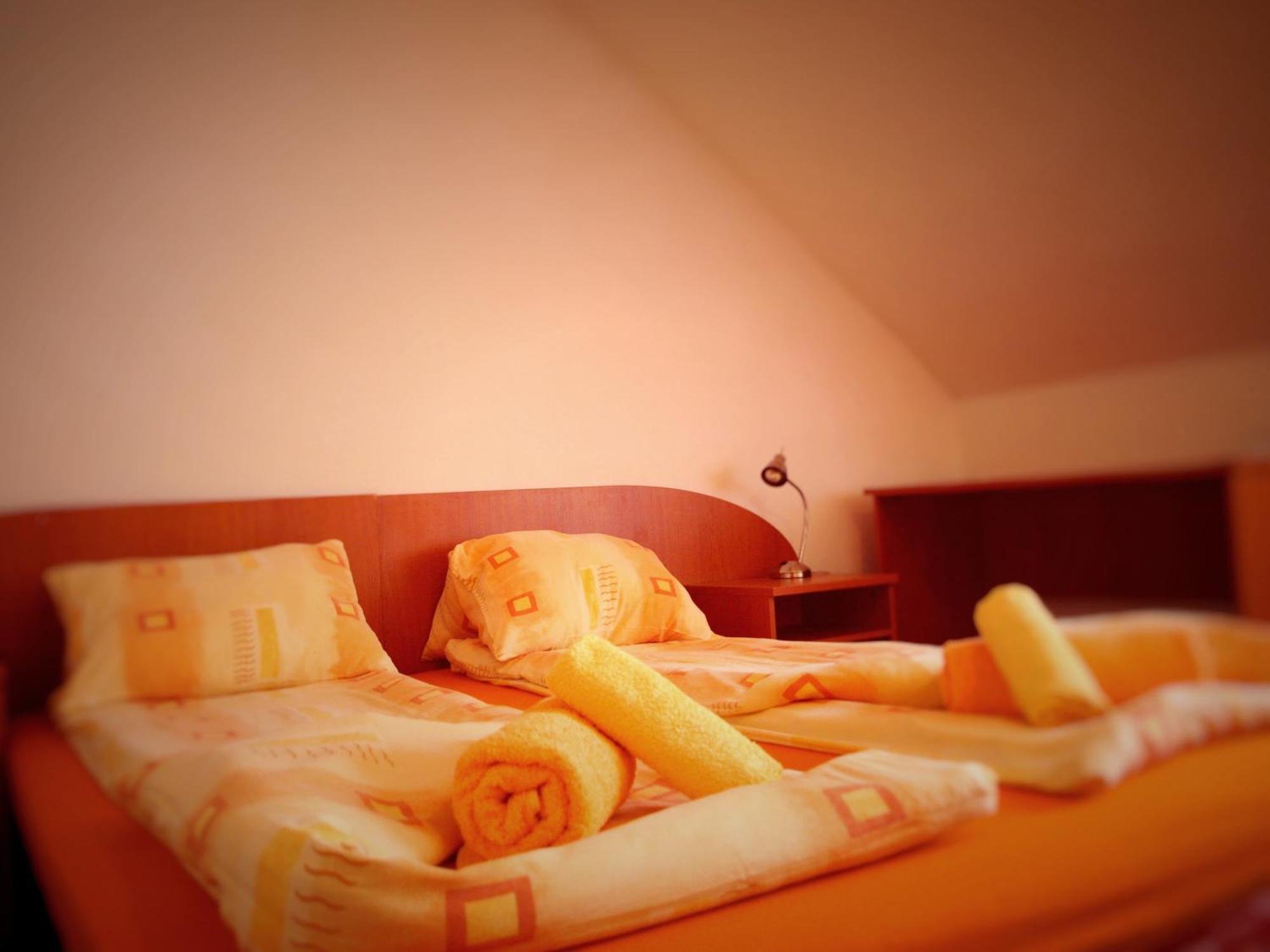 Hotel Bocy Ошчадница Екстериор снимка