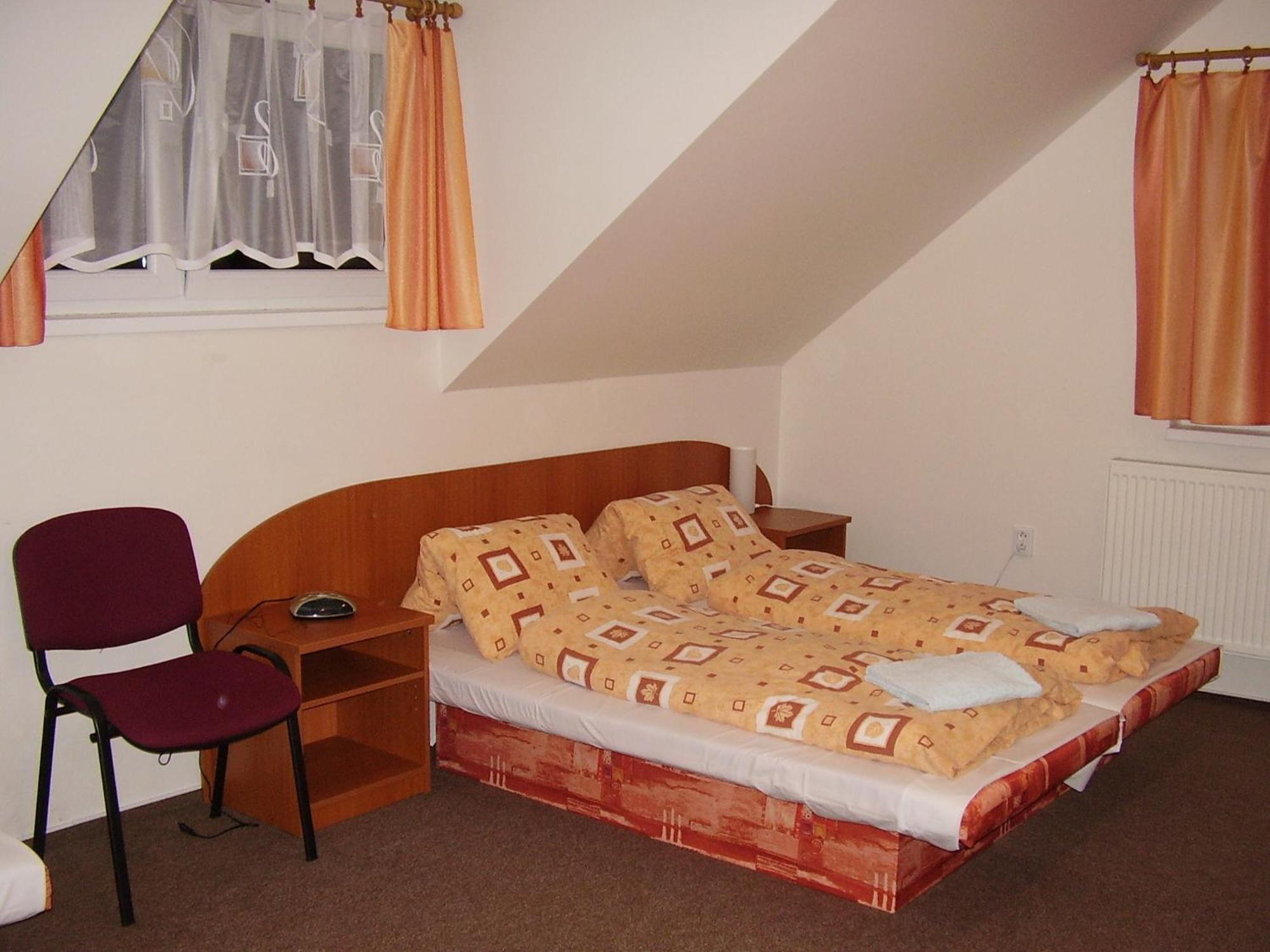 Hotel Bocy Ошчадница Екстериор снимка